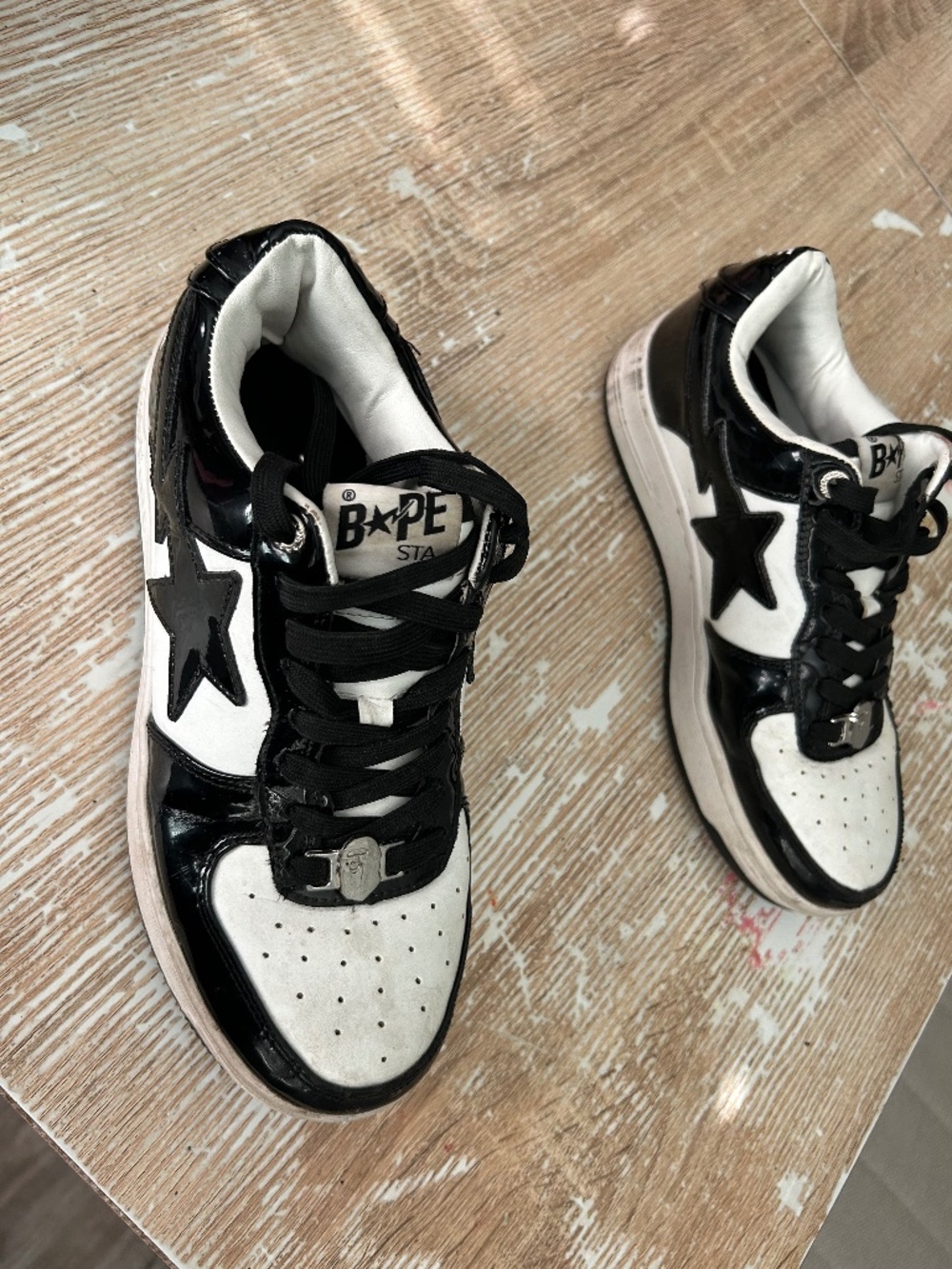 Nape gym shoes